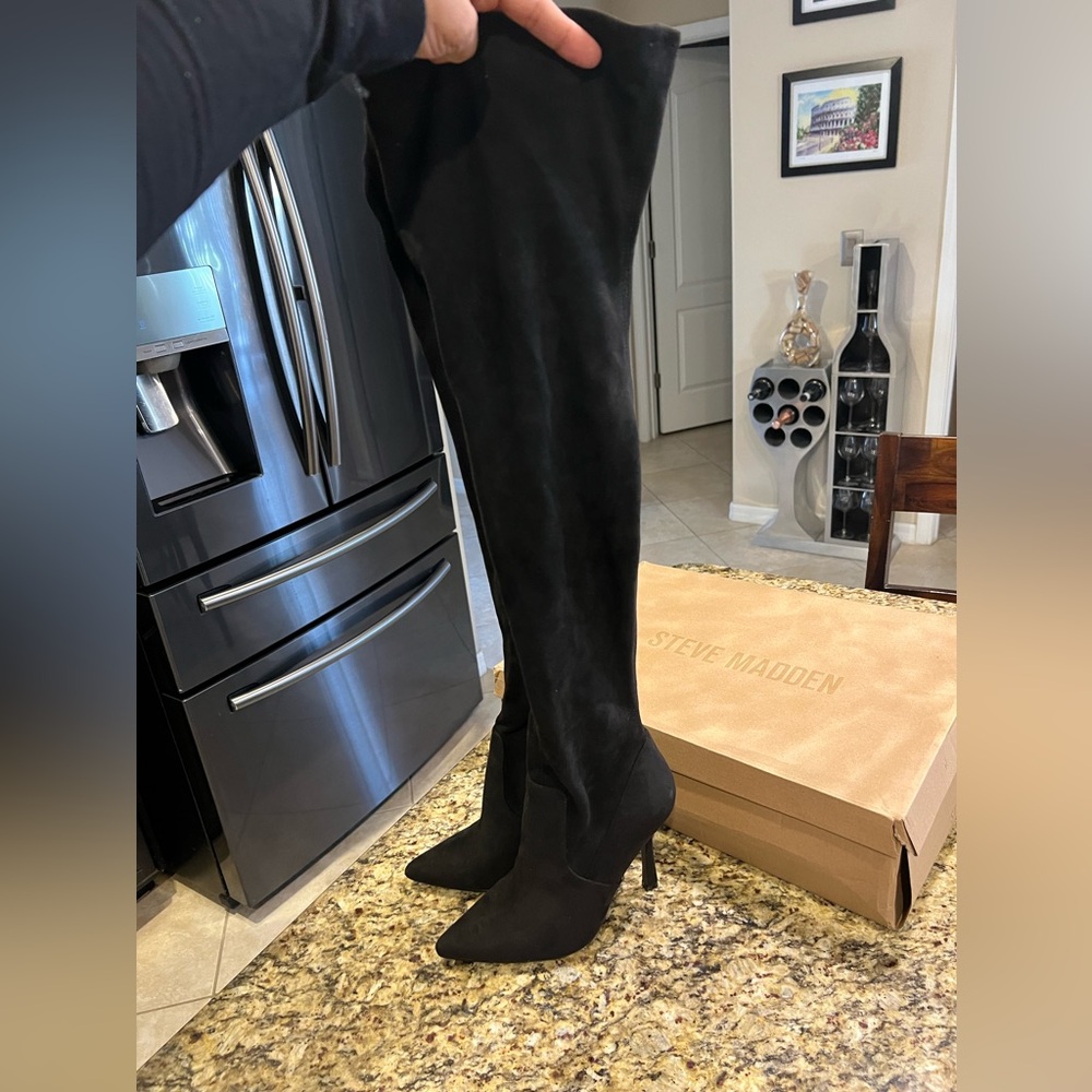 Steve Madden Vanquish black suede heel boots size 8